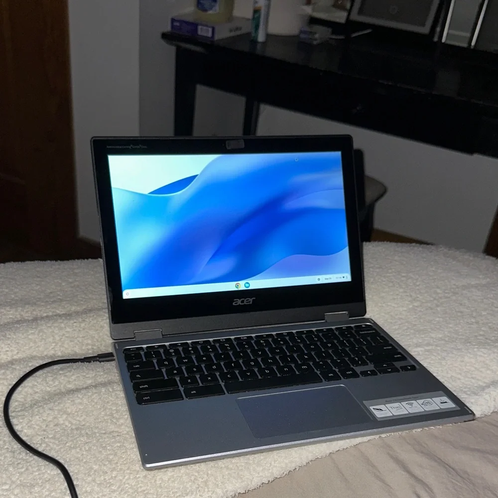 Sleek Silver Laptop Acer 311 Chromebook